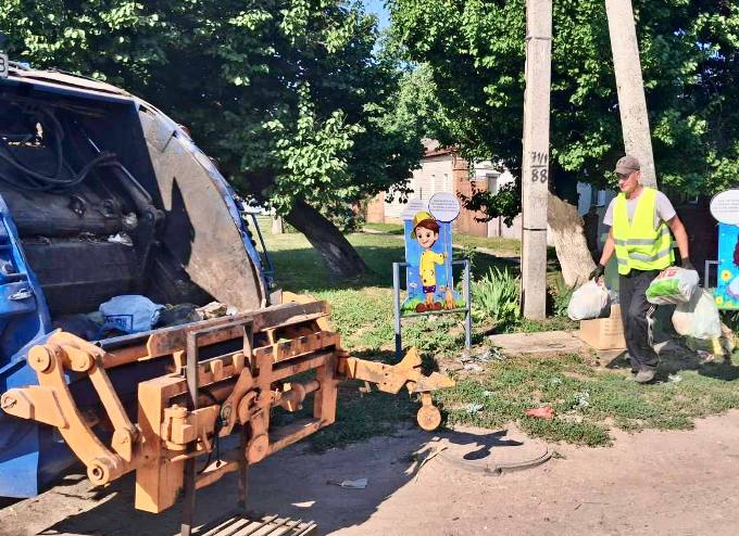 Новини Харкова: комунальники очистили понад 250 вулиць